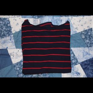 Navy blue/red ¾ sleeve shirt
